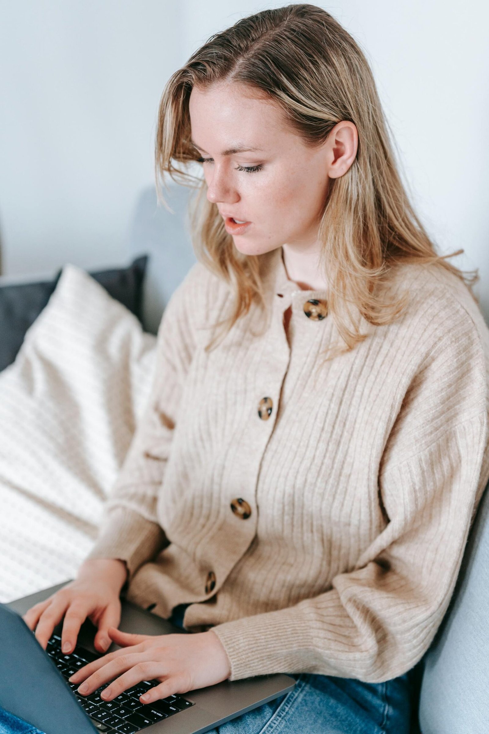 Frustrated woman online reputation